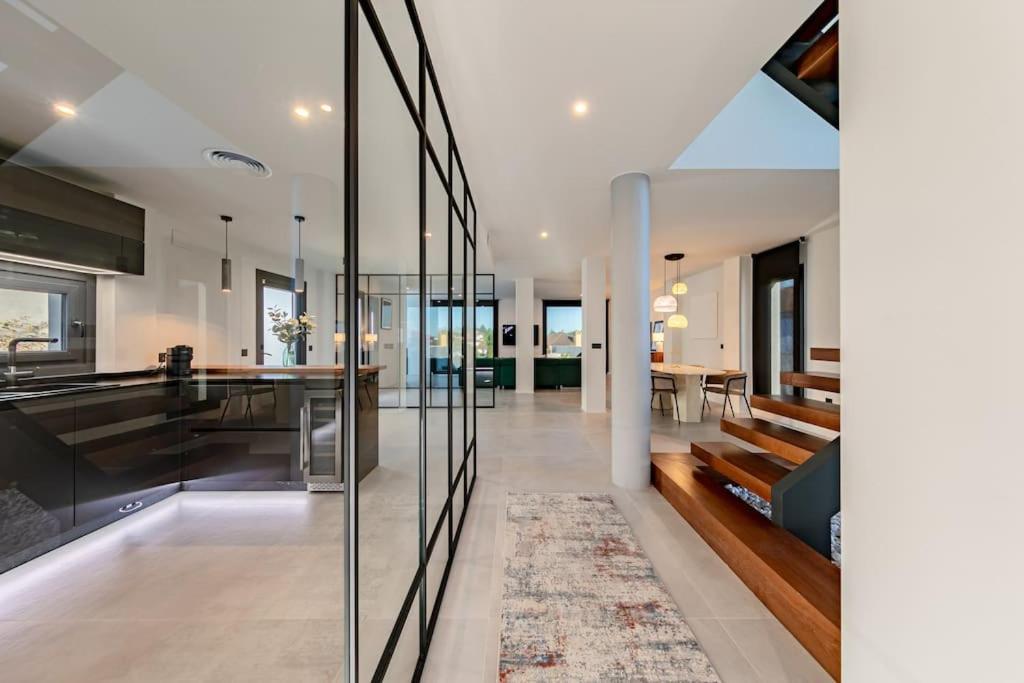 Villa Con Piscina Privada Gelves Exteriér fotografie