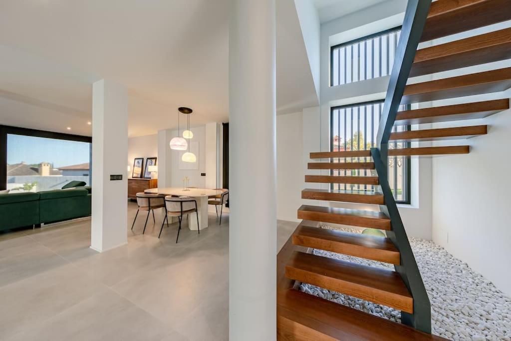 Villa Con Piscina Privada Gelves Exteriér fotografie