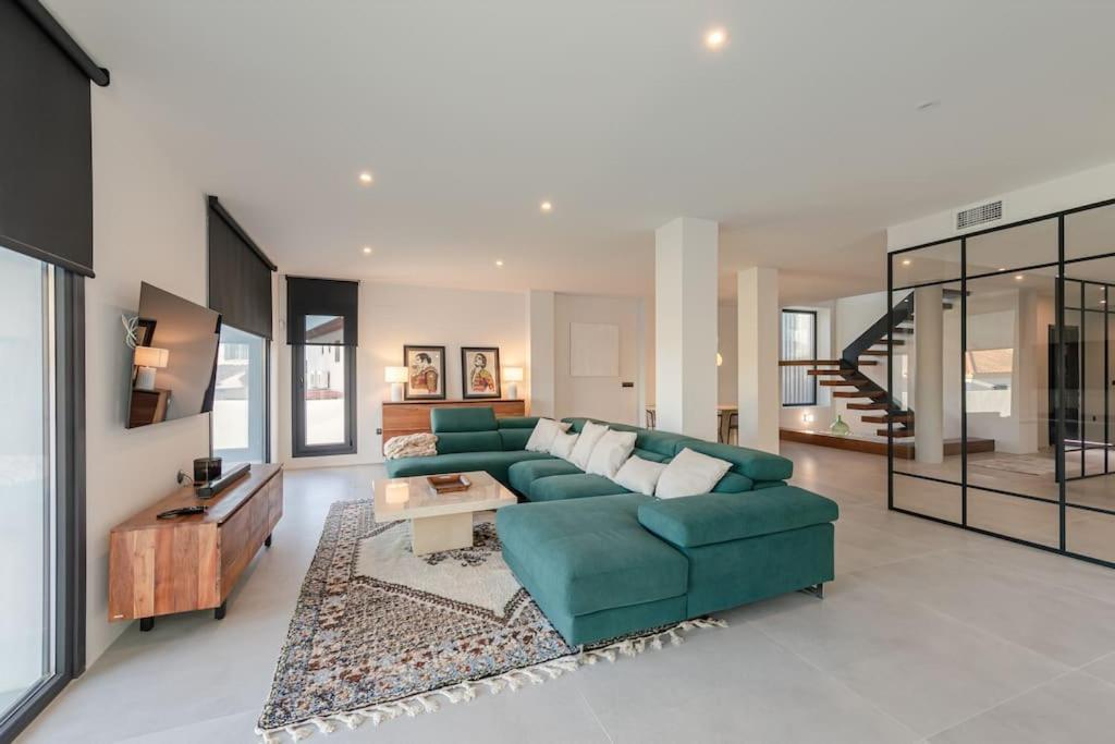 Villa Con Piscina Privada Gelves Exteriér fotografie